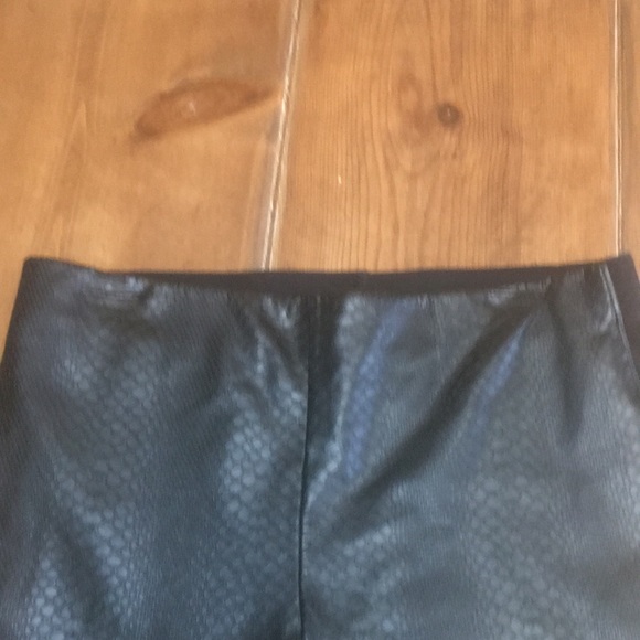 DKNYC faux leather /cotton leggings - Picture 9 of 10